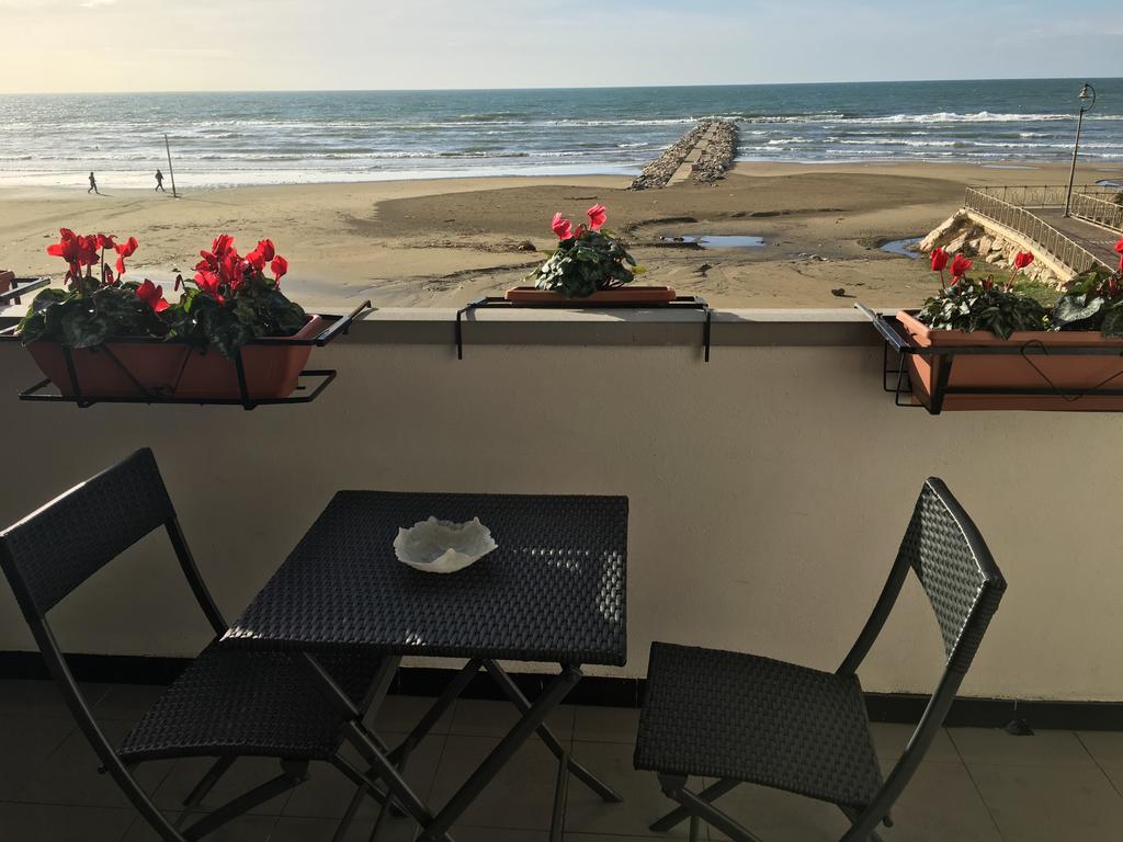 Hotel Marocca Nettuno Exterior foto