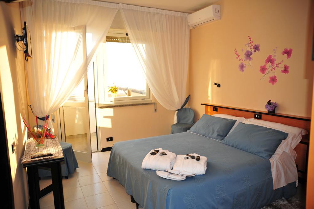 Hotel Marocca Nettuno Exterior foto