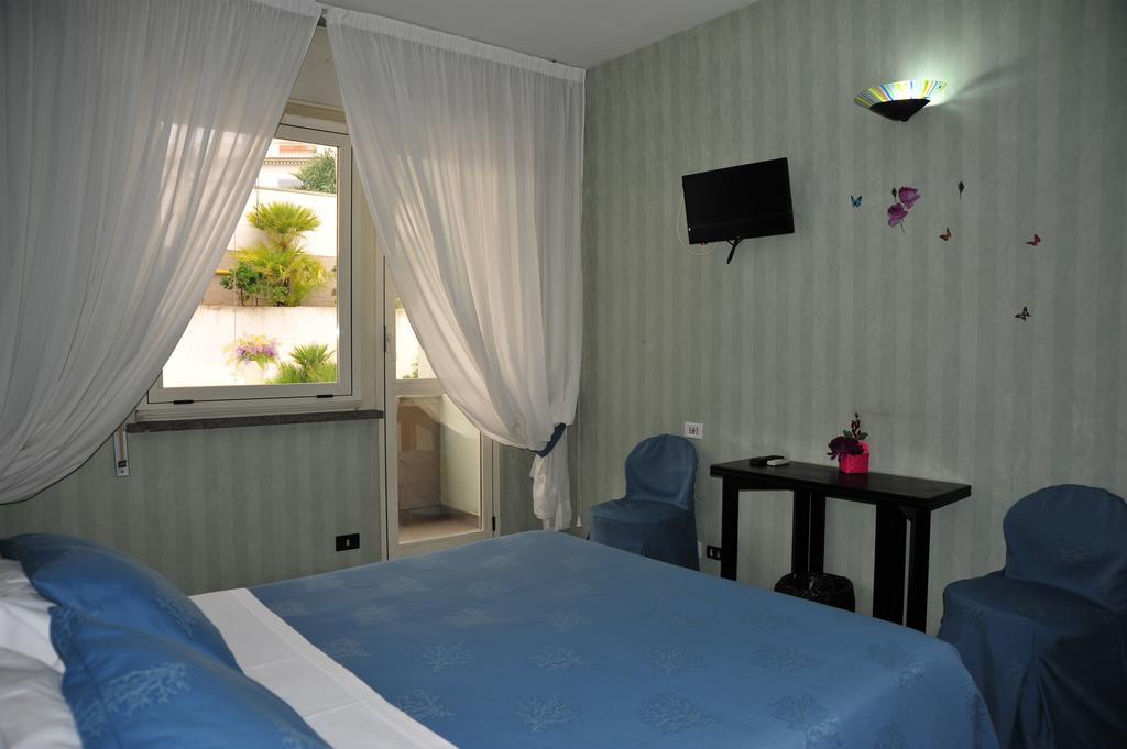Hotel Marocca Nettuno Zimmer foto