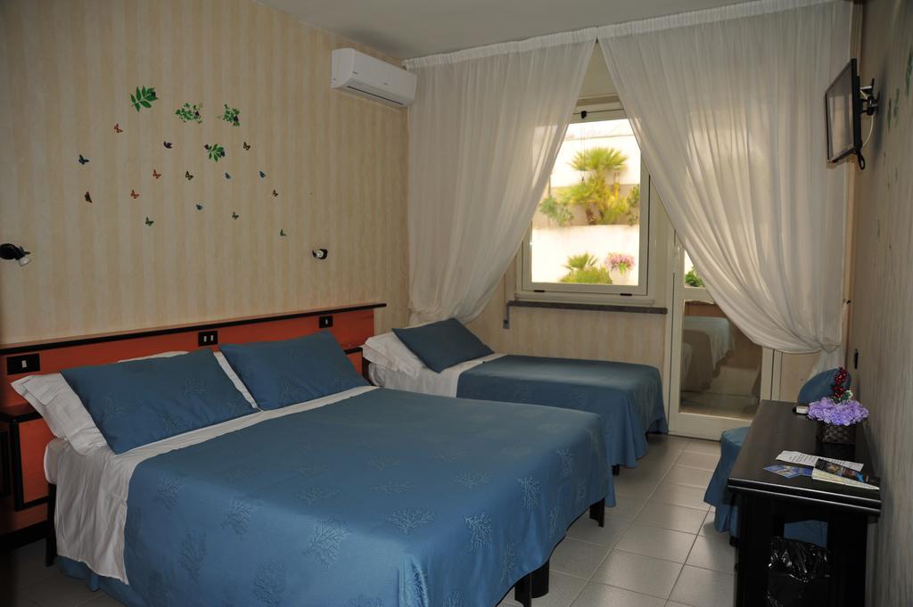 Hotel Marocca Nettuno Exterior foto